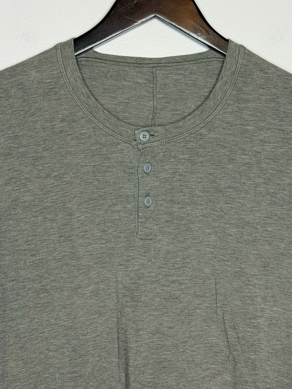 Lululemon 5 Year Basic Long Sleeve Heathered Gray Henley Mens L/XL - Picture 4 of 6